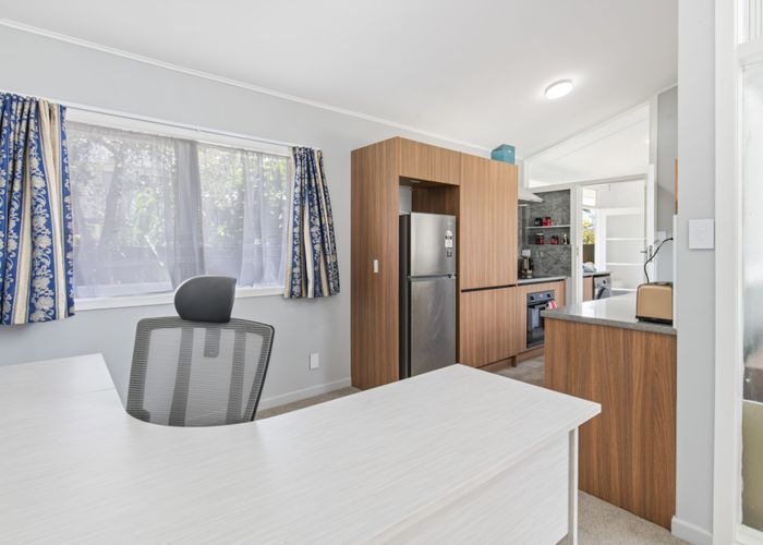  at 2/15 Mcintyre Road, Mangere Bridge, Manukau City, Auckland