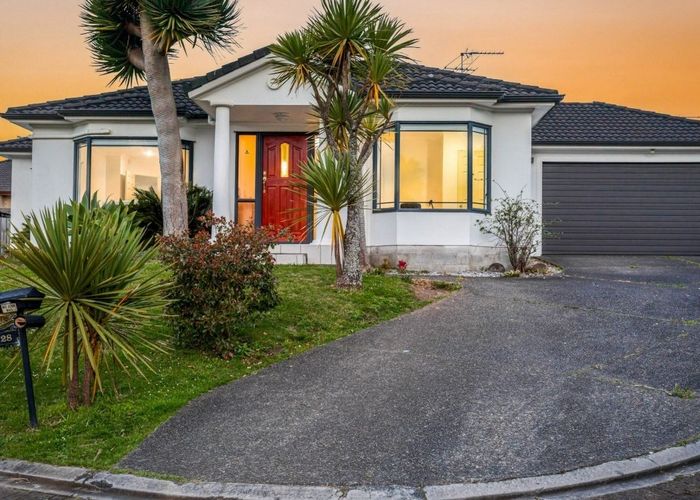  at 28 Carnelian Court, Westgate, Auckland