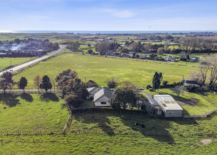  at 41 Mountain Road, Sentry Hill, New Plymouth