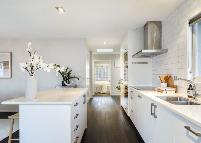  at 81a Sylvan Avenue, Northcote, North Shore City, Auckland