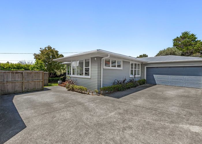  at 27 Norcross Avenue, Henderson, Waitakere City, Auckland