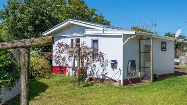  at 4 James Mcleod Road, Helensville