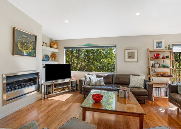  at 2/63 Rawene Road, Birkenhead, Auckland