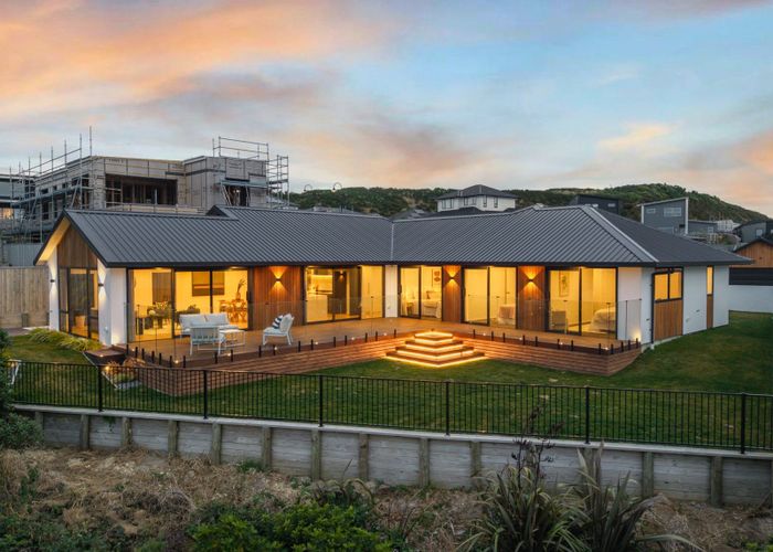  at 60B Queen Charlotte Drive, Aotea, Porirua, Wellington