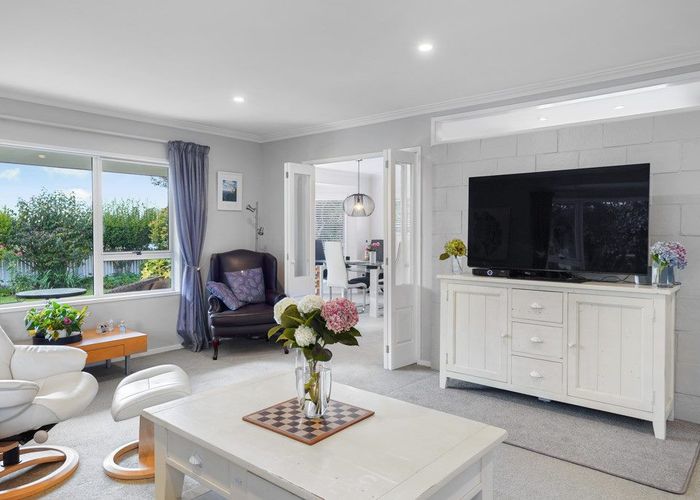  at 26 MacLean Street, Cambridge, Cambridge