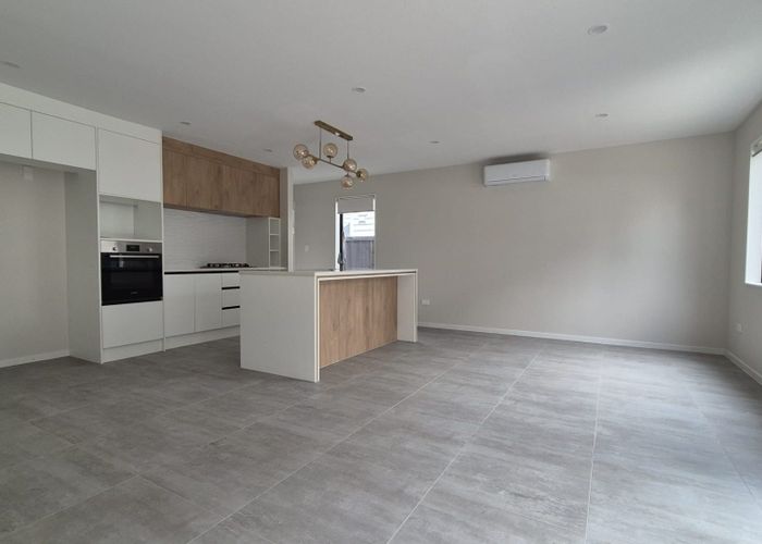  at 2/20 Treeway, Sunnyhills, Manukau City, Auckland