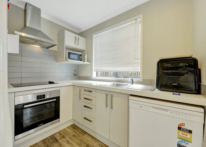  at 4/99 Lake Road, Frankton, Hamilton, Waikato