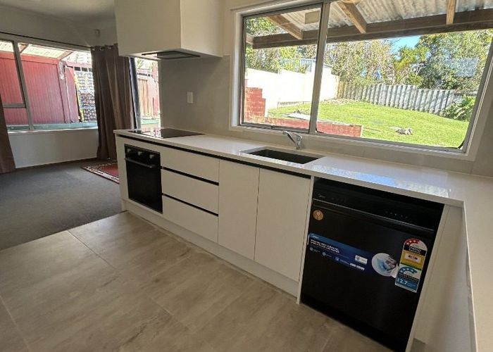  at 19 South Lynn Road, Titirangi, Waitakere City, Auckland