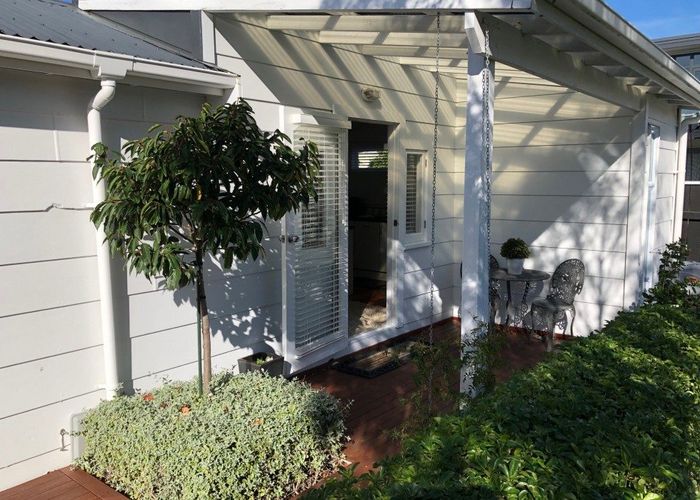  at 25 Falkirk Ave, Seatoun, Wellington, Wellington