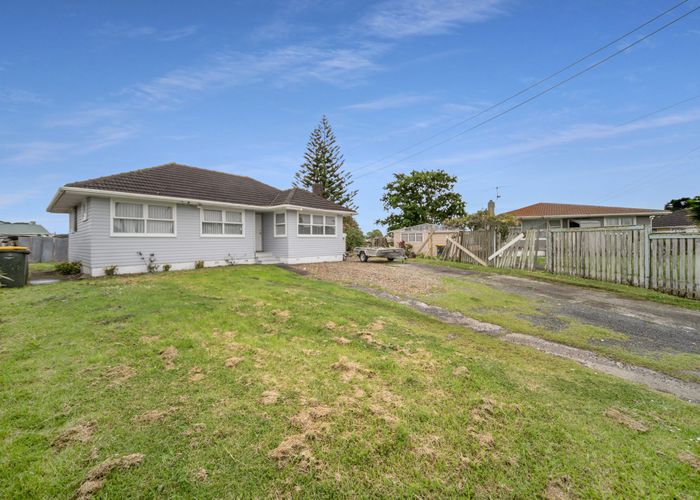  at 5 Nairn Place, Otara, Auckland