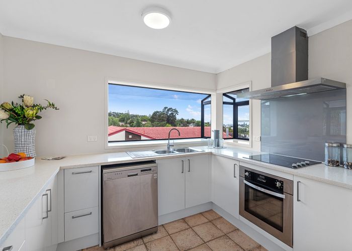  at 129 Stapleford Crescent, Browns Bay, Auckland