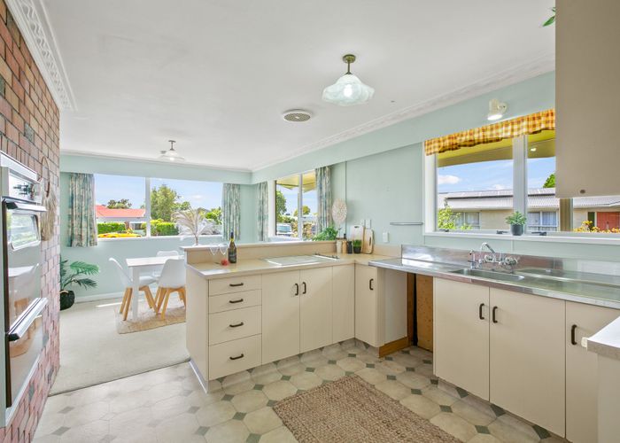  at 7 Bushview Place, Upper Vogeltown, New Plymouth