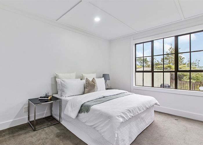  at 7 Glen VIsta Place (Outgoing inclusive), Bayview, North Shore City, Auckland