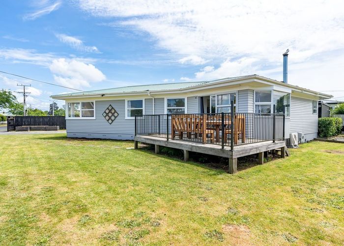  at 21 Jeanette Street, Glenview, Hamilton