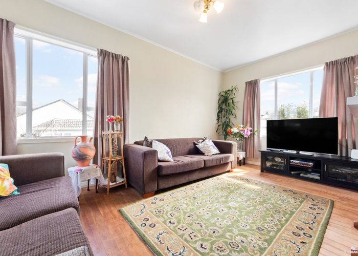  at 71 Premier Avenue, Point Chevalier, Auckland