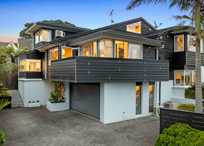  at 556 Beach Road, Rothesay Bay, North Shore City, Auckland