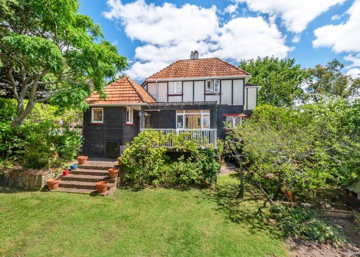  at 24 Chivalry Road, Glenfield, Auckland