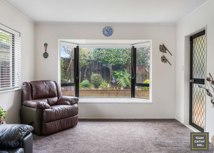  at 2/16 Wood Street, Papakura, Auckland