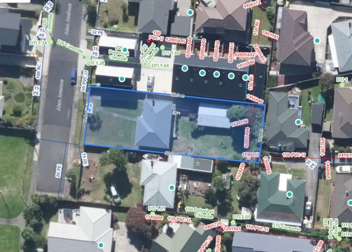  at 12 Alan Avenue, Henderson, Waitakere City, Auckland