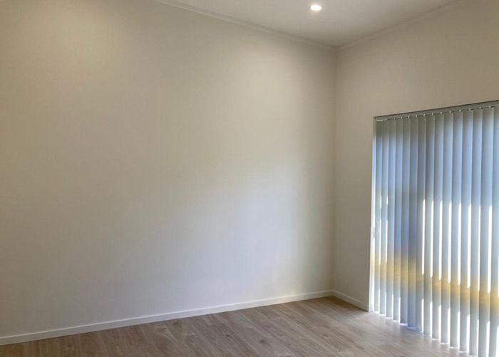  at 10 Gulliver Place, Conifer Grove, Takanini