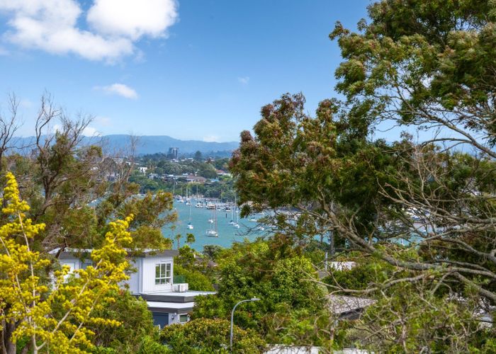  at 22 Andrea Place, Sunnyhills, Manukau City, Auckland