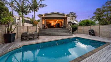  at 13 Sandown Road, Rothesay Bay, Auckland