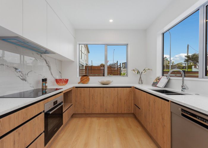  at 7 Sunrise Avenue, Mairangi Bay, North Shore City, Auckland