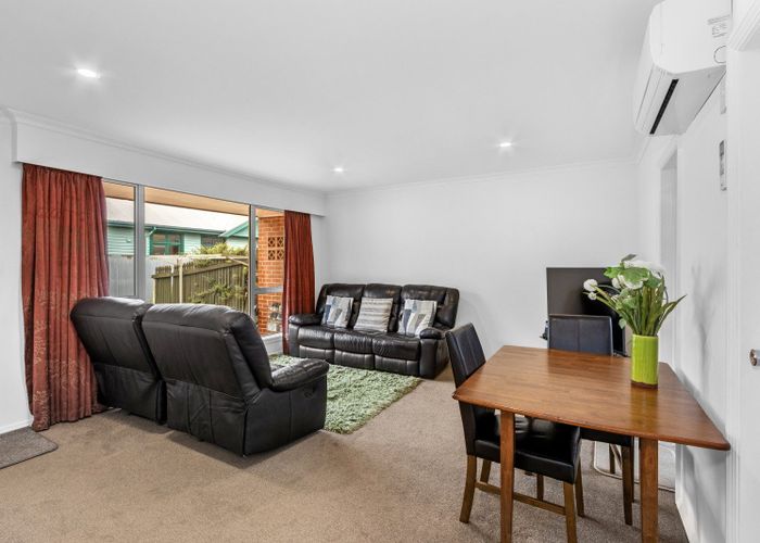  at 2/5 Clyde Road, Upper Riccarton, Christchurch