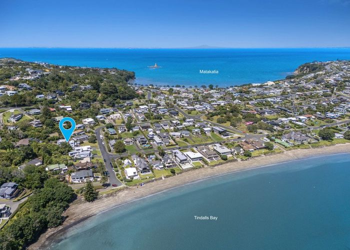  at 65 De Luen Avenue, Tindalls Beach, Rodney, Auckland