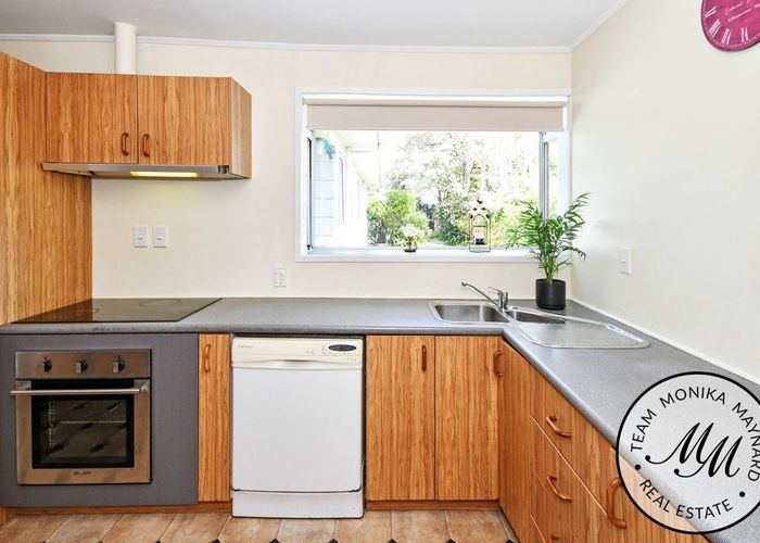  at 13 Becker Drive, Weymouth, Auckland