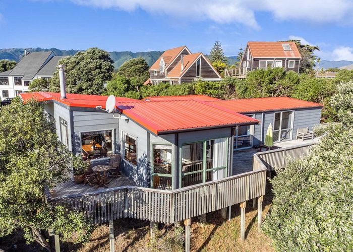  at 16 Frances Street, Waikanae Beach, Waikanae