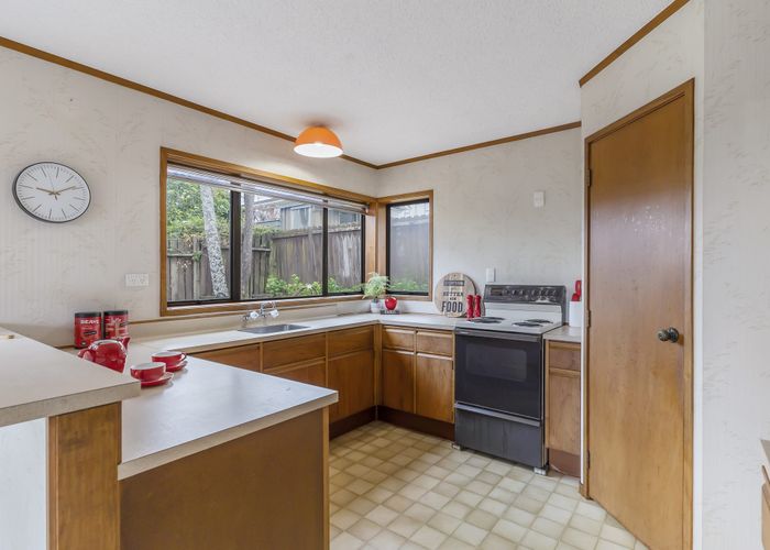  at 75 Dalwhinnie Parade, Highland Park, Manukau City, Auckland