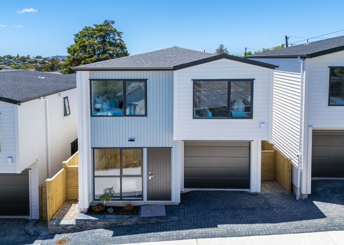  at 21 Barron Drive, Green Bay, Waitakere City, Auckland
