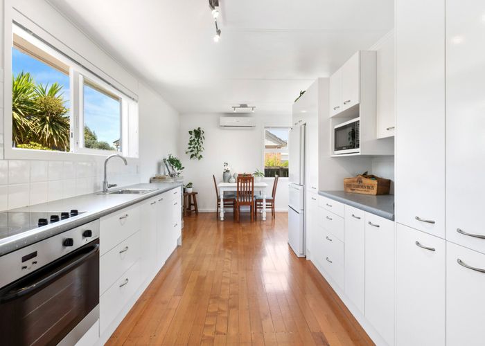  at 6 Pirangi Street, Point England, Auckland