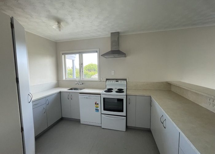  at 1/98 Tirimoana Road, Te Atatu South, Waitakere City, Auckland