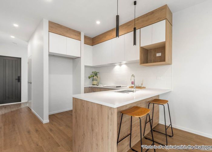  at 2/147B Carlisle Road, Northcross, North Shore City, Auckland