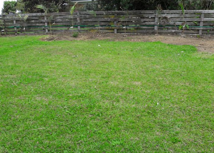  at 3/19 Chivalry Road, Glenfield, North Shore City, Auckland