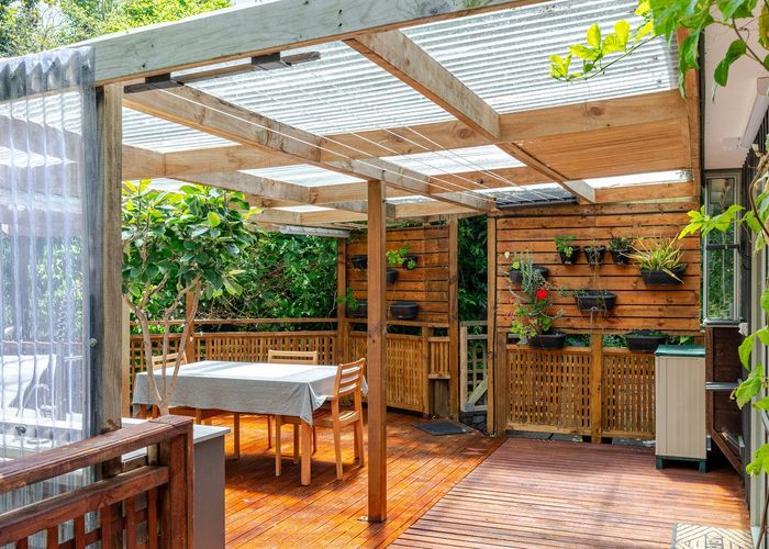  at 8a Williams Terrace, Fitzherbert, Palmerston North, Manawatu / Whanganui