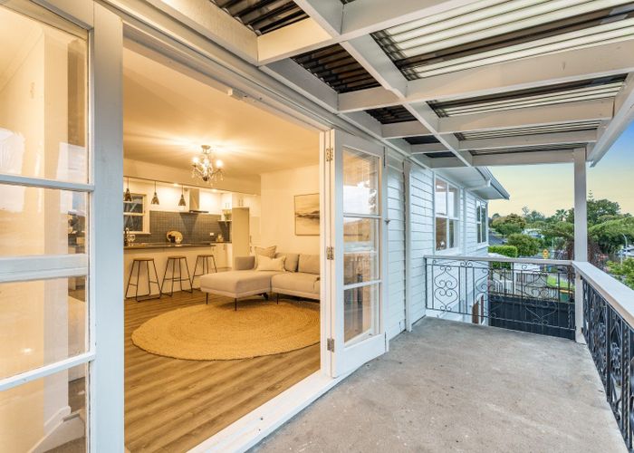  at 42 Lauderdale Road, Birkdale, North Shore City, Auckland