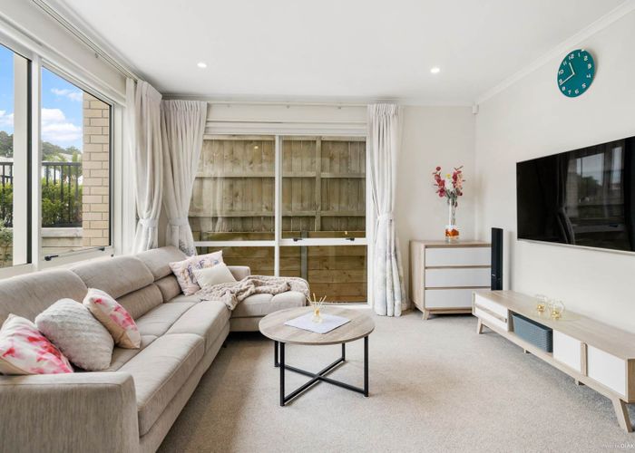  at 102 Matairangi Avenue, Totara Heights, Auckland
