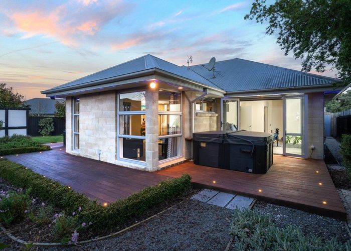  at 18 Linkwater Way, Parklands, Christchurch