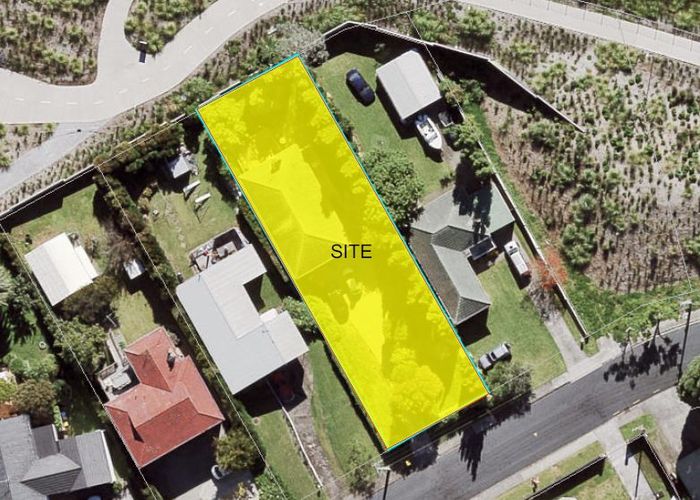  at 8 Alwyn Avenue, Te Atatu South, Auckland