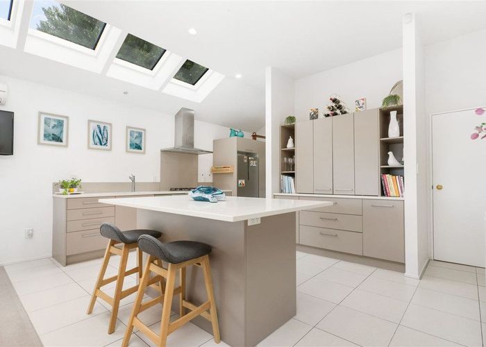  at 106 Cannon Hill Crescent, Mount Pleasant, Christchurch City, Canterbury