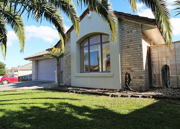  at 74 Riverton Drive, Randwick Park, Auckland