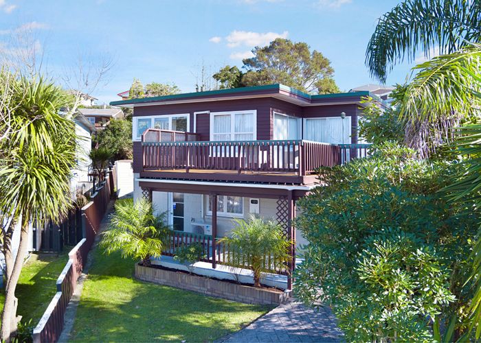  at 28 Manhattan Heights, Glendene, Waitakere City, Auckland
