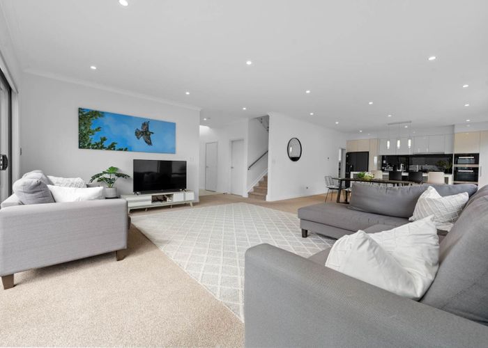  at 8 Awakirihi Close, Shamrock Park, Manukau City, Auckland