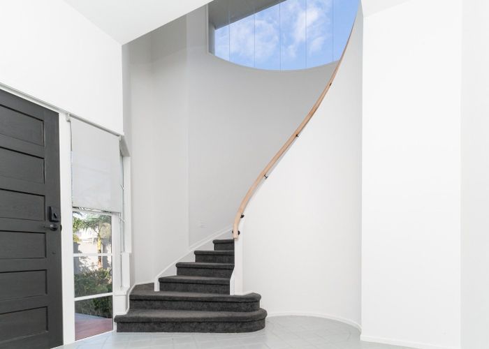  at 2 Ocean View Road, Milford, North Shore City, Auckland