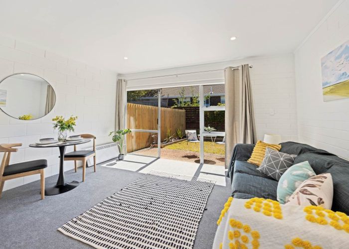  at 2/39 Oriana Avenue, Lynfield, Auckland