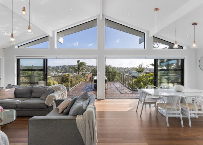  at 12 Hyde Road, Rothesay Bay, North Shore City, Auckland