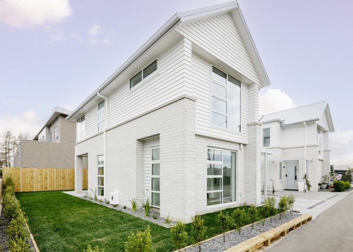  at 6 Forest Lake Road, Forest Lake, Hamilton